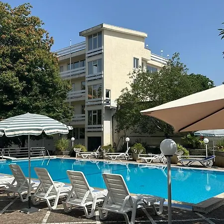 Mondial Park Hotel 4*