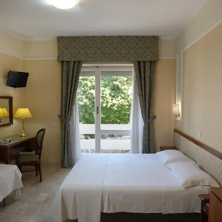 Mondial Park Hotel 4*