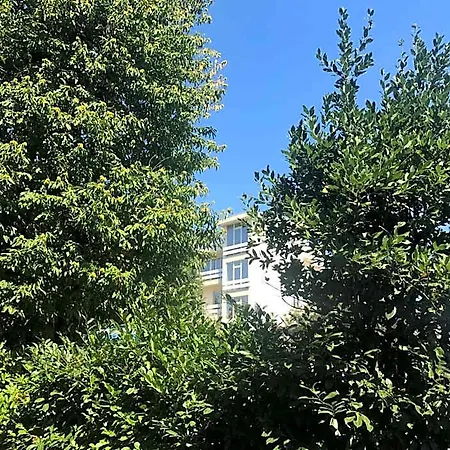 Mondial Hotel 4*